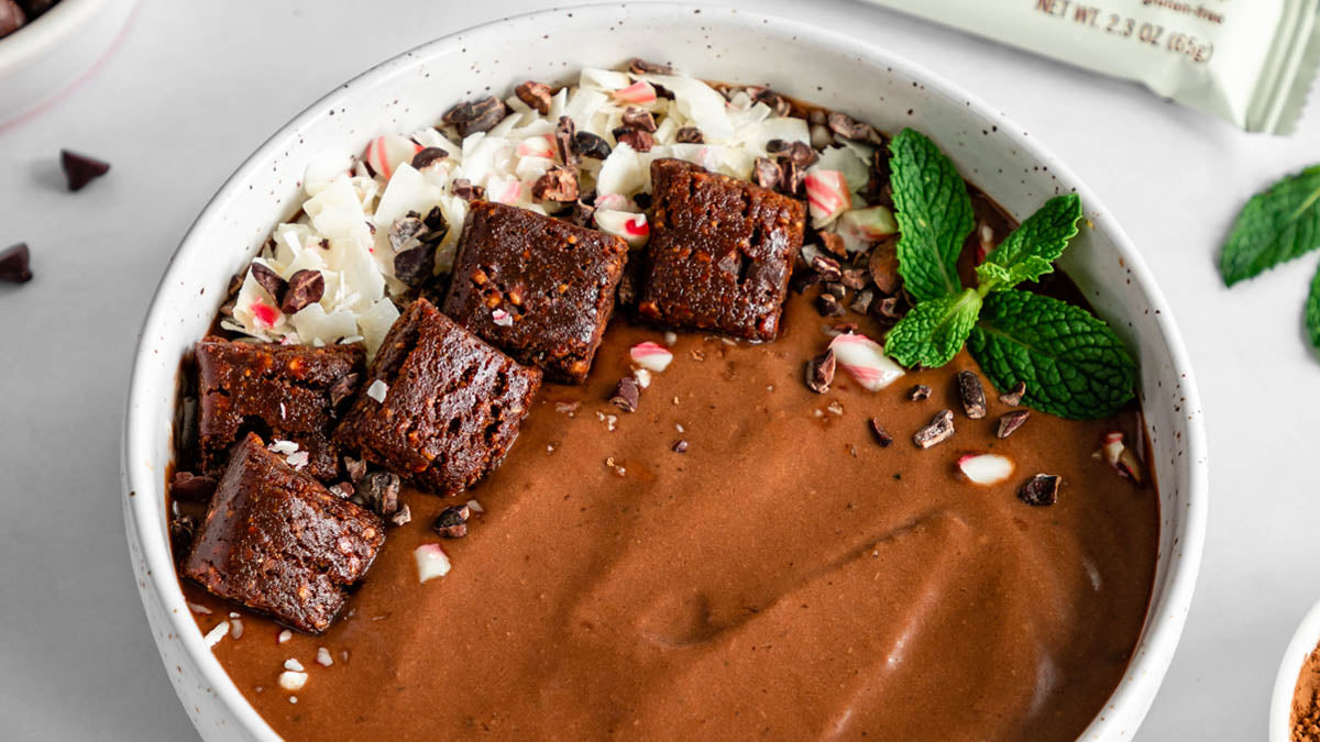 Peppermint Mocha Smoothie Bowl