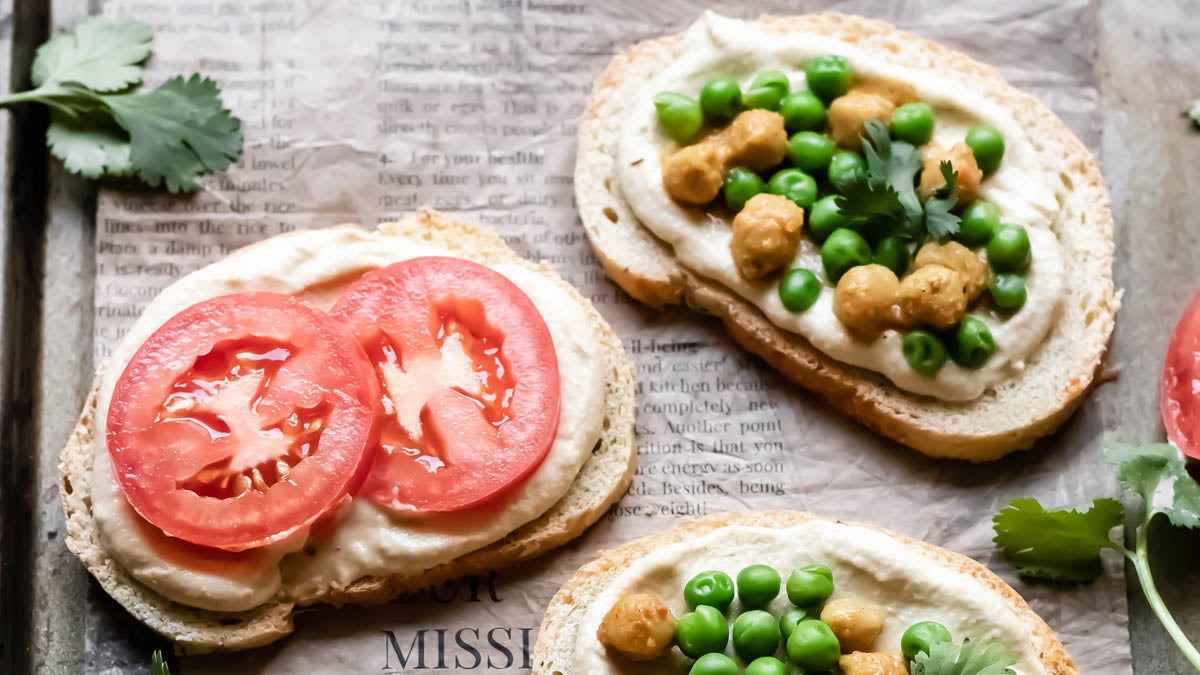 Hummus Crostini