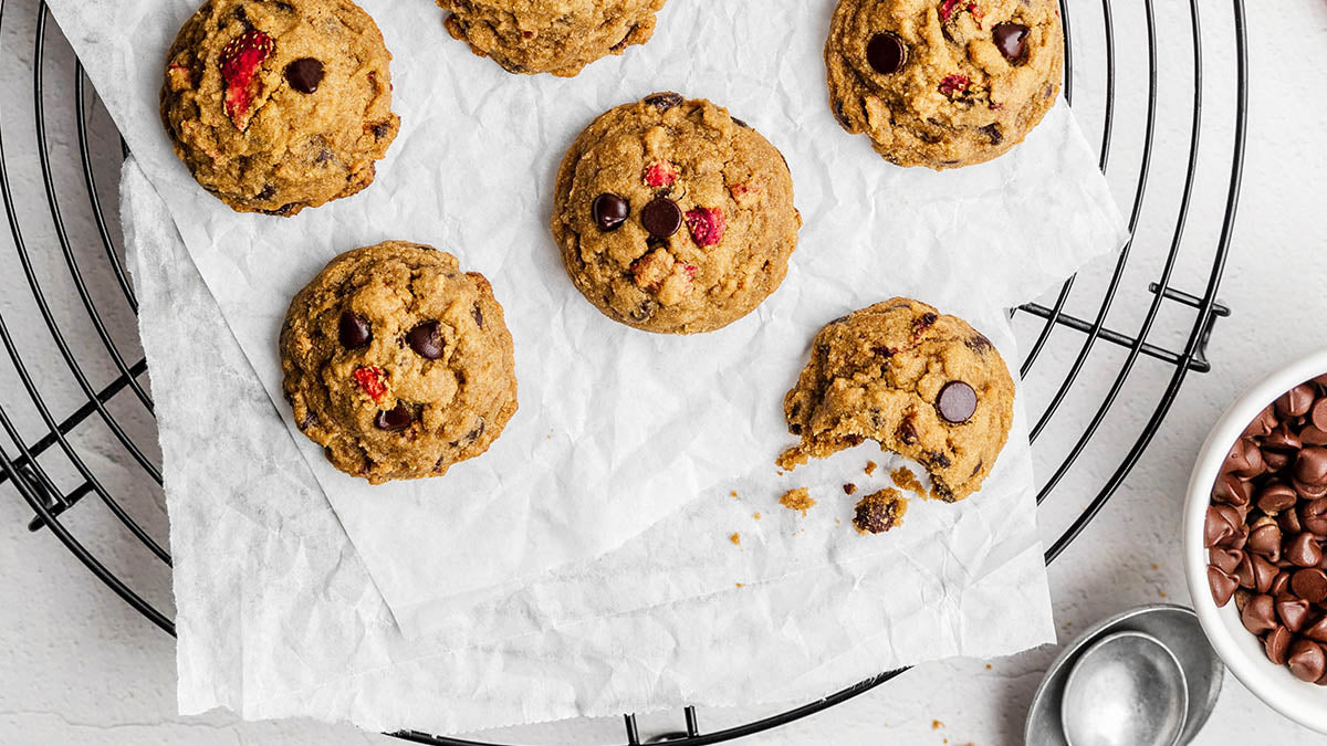Strawberry Chocolate Chip Cookies