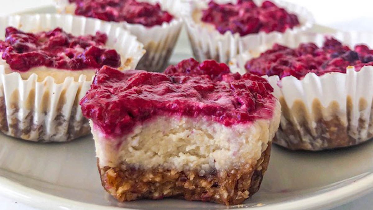 Vegan Berry Cheesecake Cups