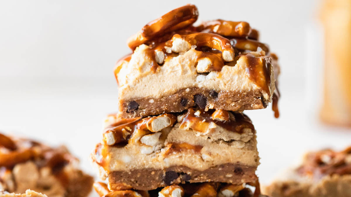 Vegan Pretzel Cheesecake